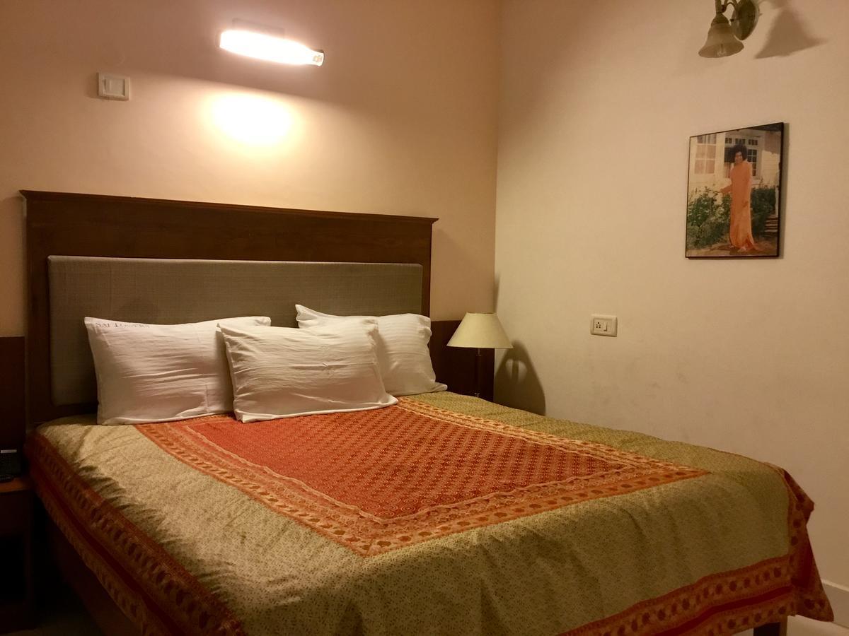 Sai Towers Hotel Puttaparthi Exterior photo