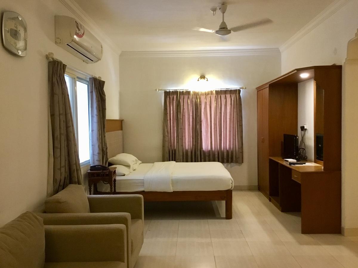 Sai Towers Hotel Puttaparthi Exterior photo