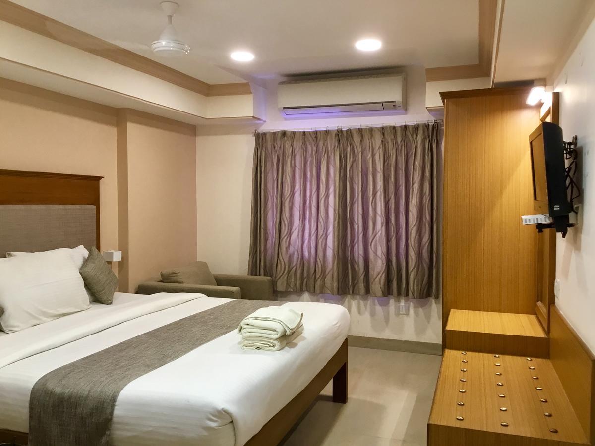 Sai Towers Hotel Puttaparthi Exterior photo