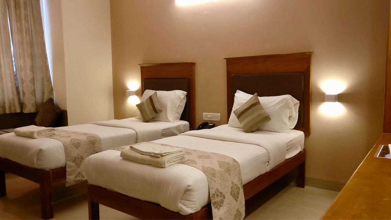 Sai Towers Hotel Puttaparthi Exterior photo