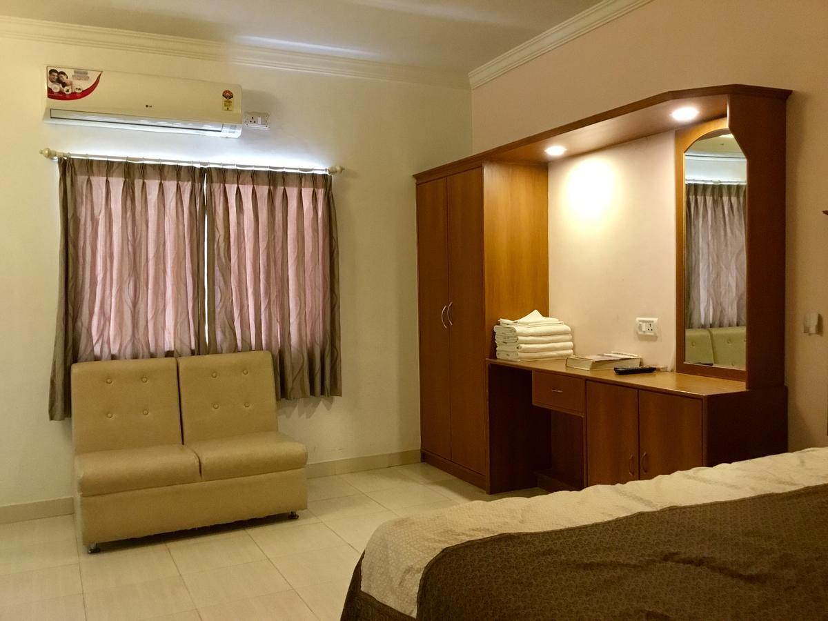 Sai Towers Hotel Puttaparthi Exterior photo
