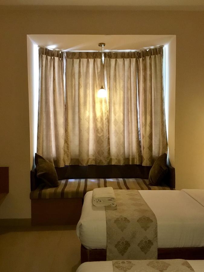 Sai Towers Hotel Puttaparthi Exterior photo