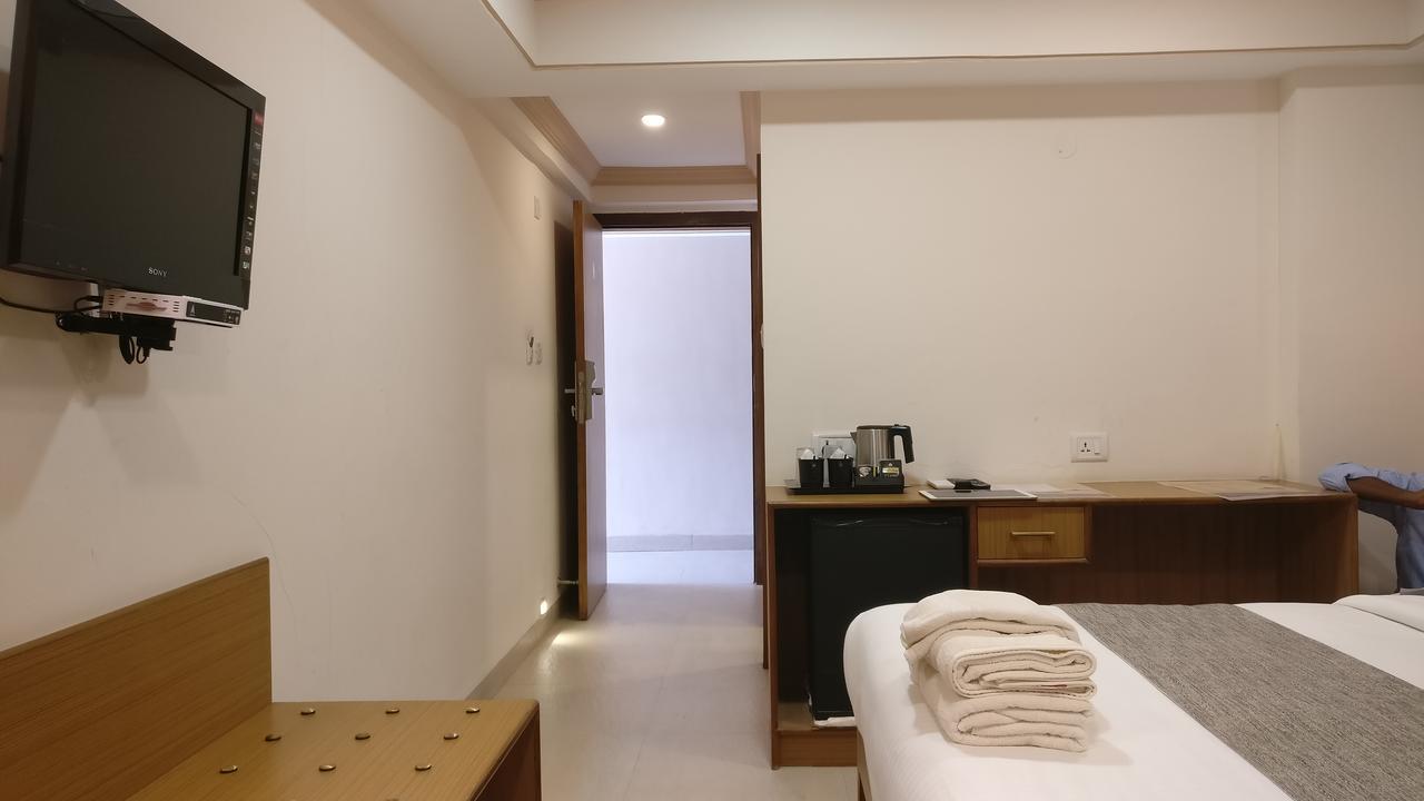 Sai Towers Hotel Puttaparthi Exterior photo