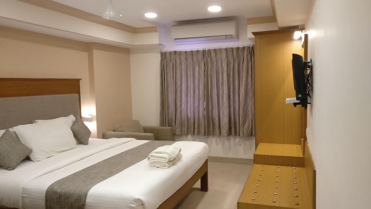 Sai Towers Hotel Puttaparthi Exterior photo