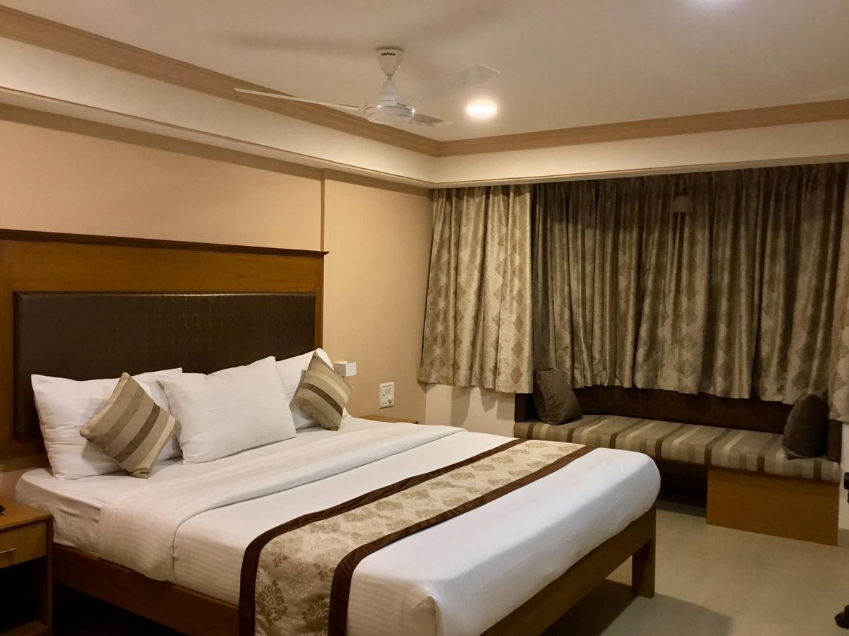 Sai Towers Hotel Puttaparthi Exterior photo